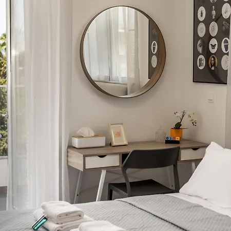 Amazing 1 Bedroom Queen Size Bed Nicosia City