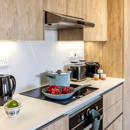 Amazing 1 Bedroom Queen Size Bed Nicosia City Apartment Strovolos