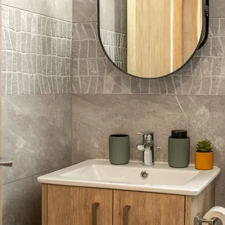 Apartman Amazing 1 Bedroom Queen Size Bed Nicosia City Strovolos